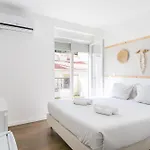 Golden Experience Αλμπουφέιρα