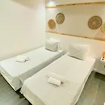 Golden Experience Αλμπουφέιρα